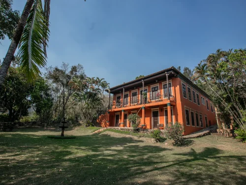 Fazenda de 1888 com 108,9 ha no Circuito das Águas – foto 1